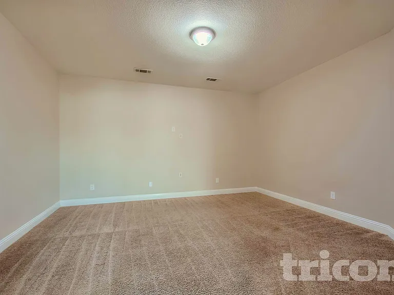 409 Montgomery Ave — Photo 6