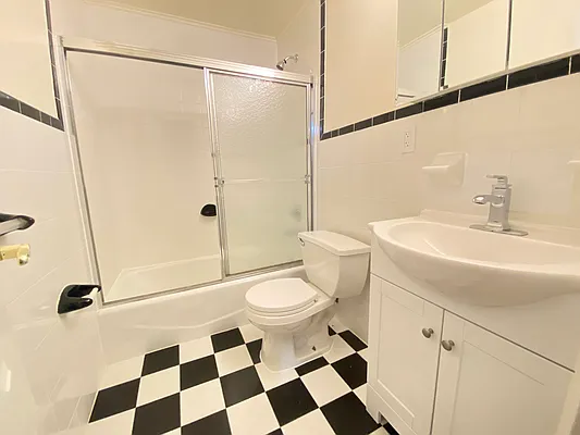 Rented by M G Commercial Realty | media 10