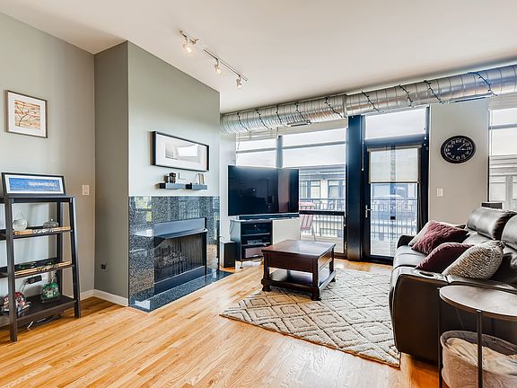 5th image of 1000 W 15th St Unit 409