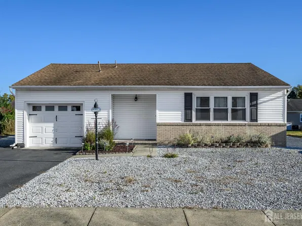 17 Wiltshire Ct, Toms River, NJ 08757