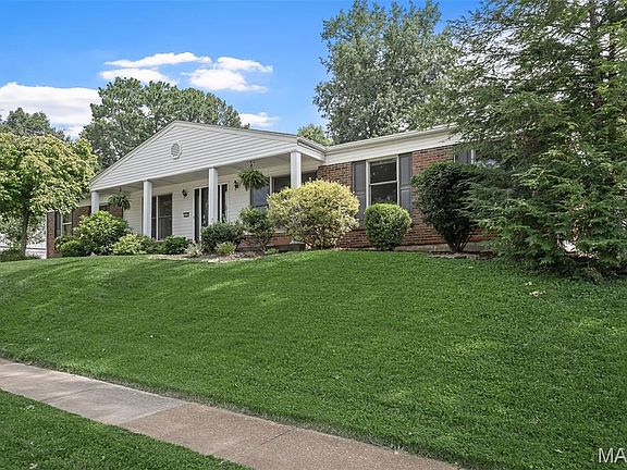 2nd image of 4765 Stanhope Dr