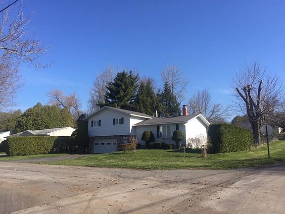 2nd image of 1321 Woodbury Dr