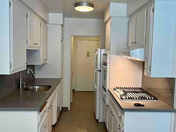 5th image of 1223 S Bundy Dr APT 206