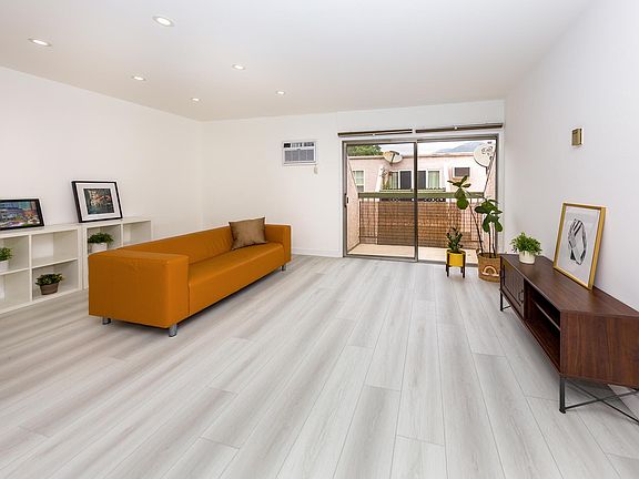 2nd image of 409 Burchett St Unit 306