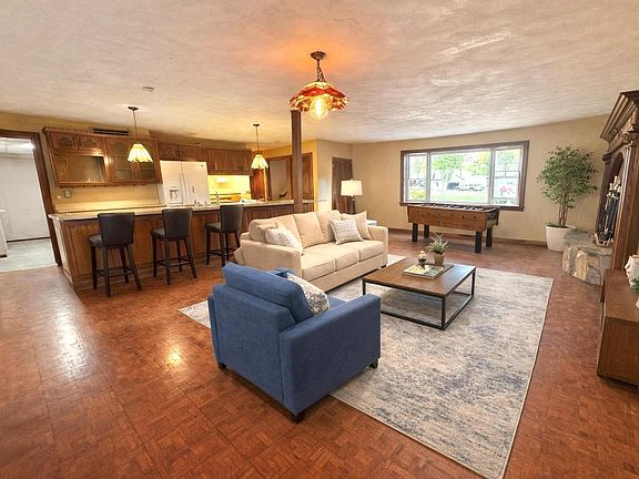 4th image of 212 Carrow Cir