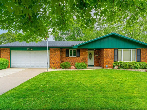 1106 Sidney St, Bloomington, IL 61701