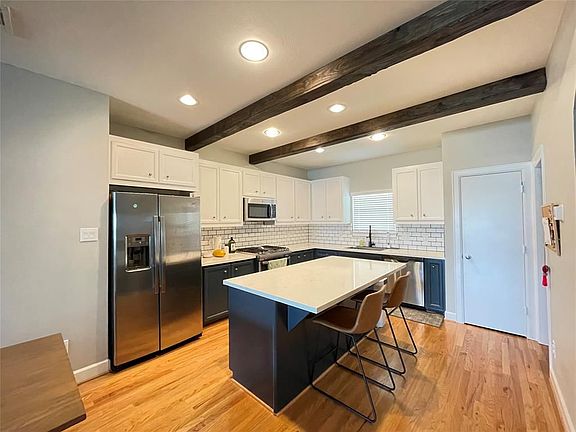 3rd image of 11502 Main Elm Dr