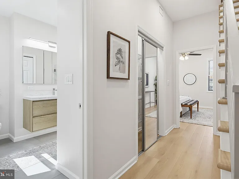 843 E Lombard St — Photo 9