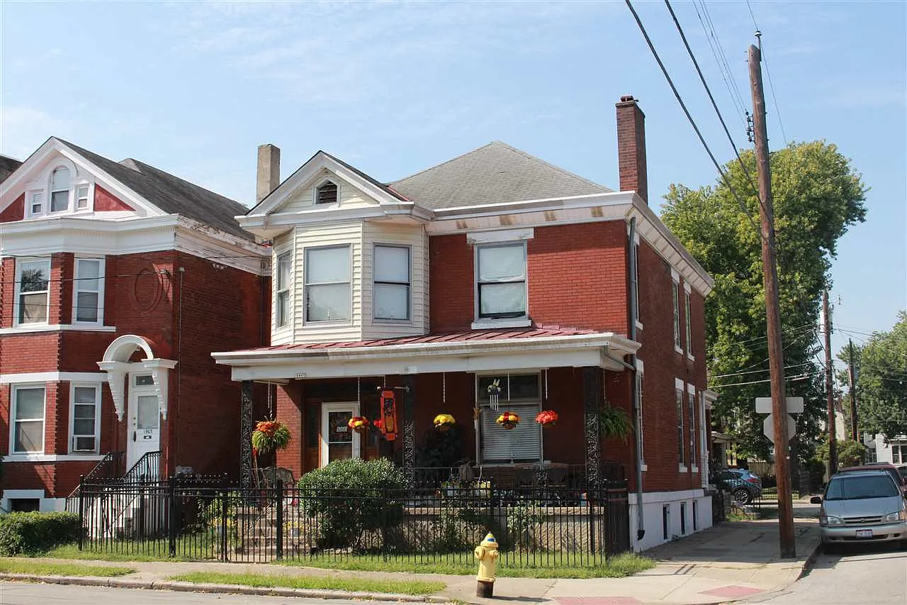 1901 Greenup St photo 1