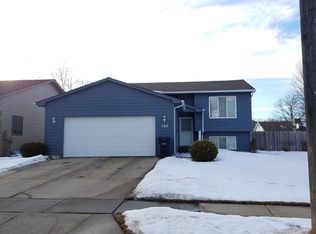 103 S Hampton Ave, Sioux Falls, SD 57110