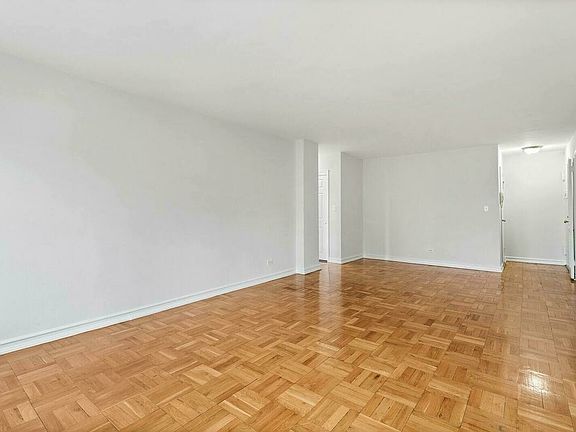 4th image of 200 E 15th St APT 15L