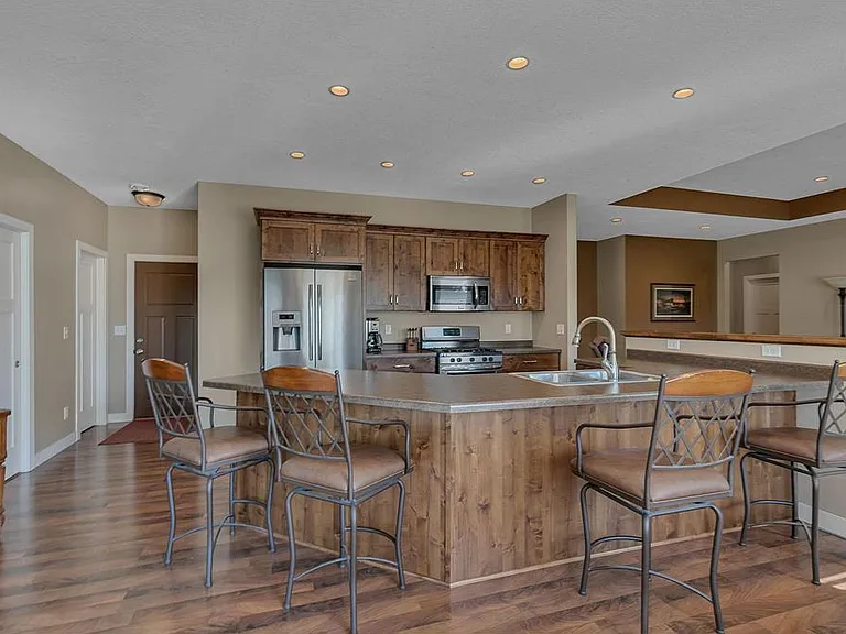 1220 Scout Dr — Photo 2