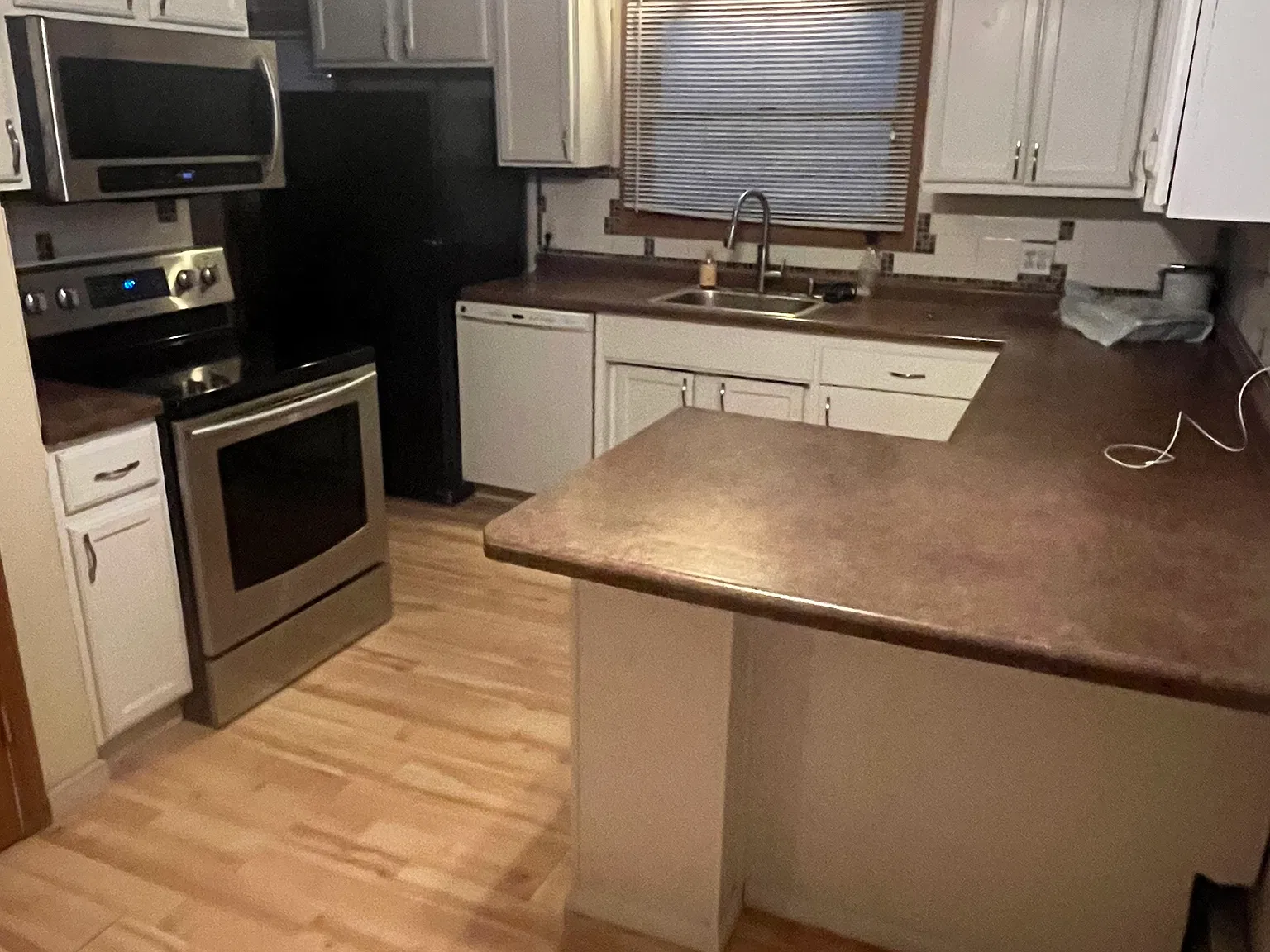 3 bed, 1000 sqft, $1,360 — Photo 3