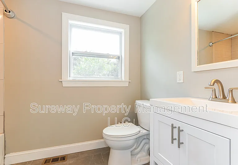 350 Larchwood Rd — Photo 15
