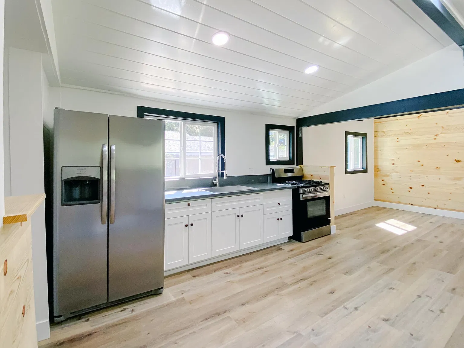 445 Mahoney Ave — Photo 3