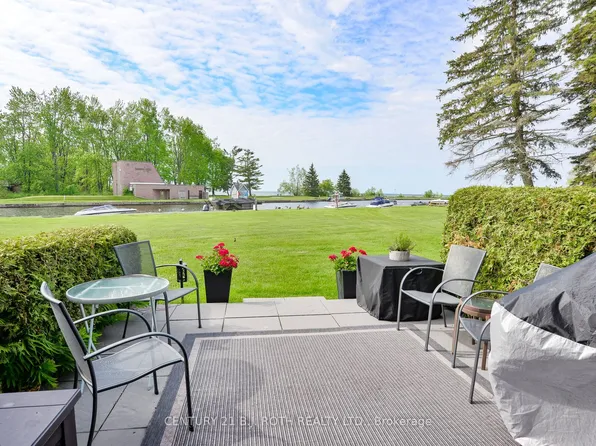 1 Paradise Blvd Unit 14, Ramara, ON L0K 1B0