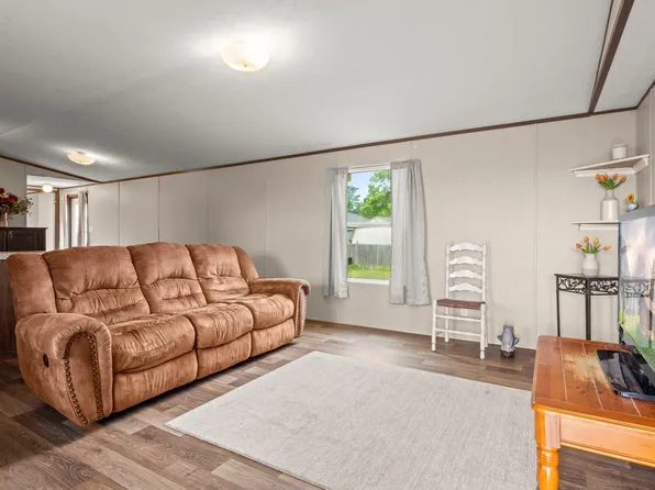 523 Fairfax Ln, Conroe, TX 77303