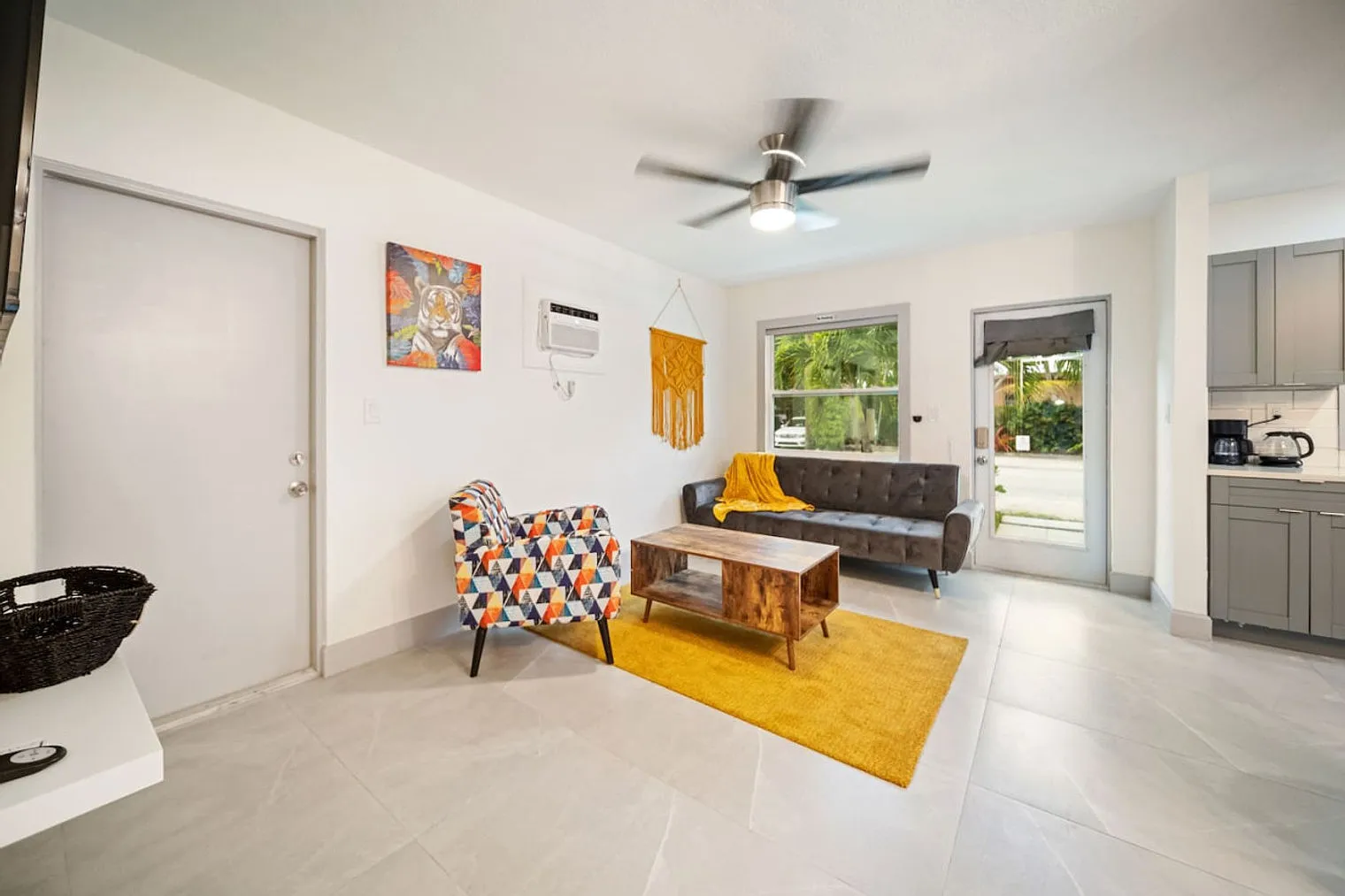 1 bed, 1.0 bath, 645 sqft, $3,760 — Photo 3