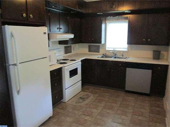 3rd image of 92 Washington Ln