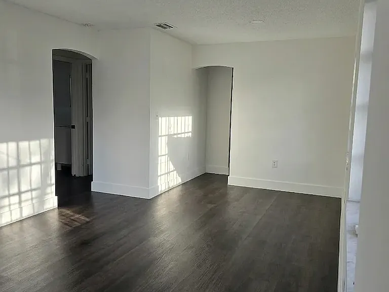 3101 NW 1st St — Photo 10