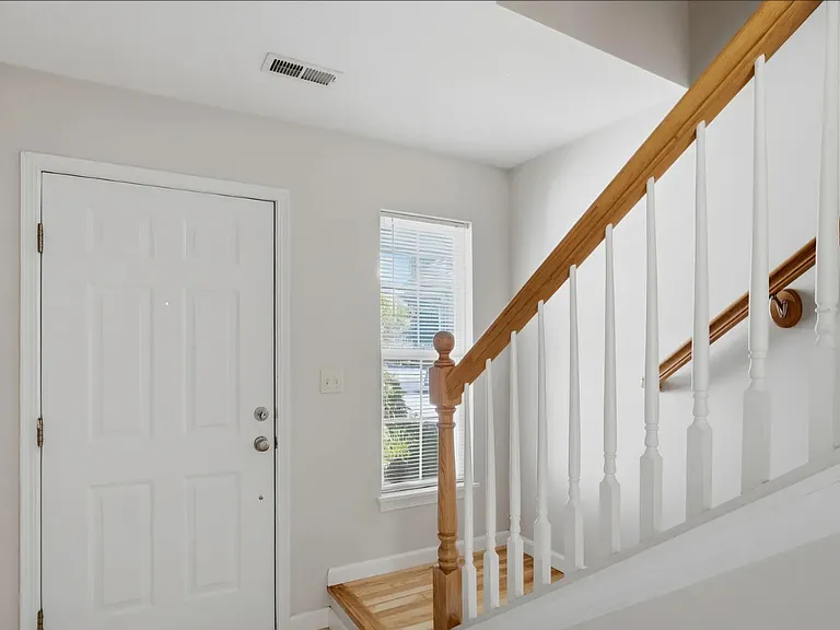 5512 Hunley Ct — Photo 4