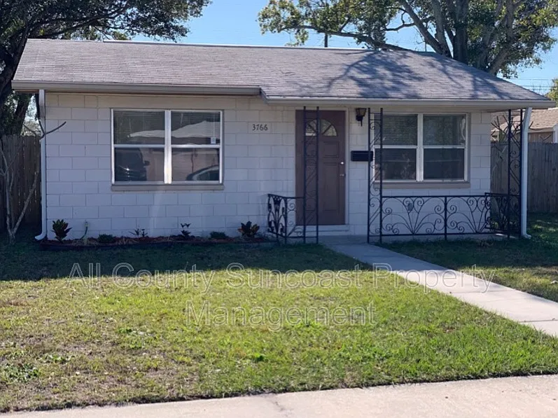 2 bed, 1.0 bath, $1,595 — Photo 1