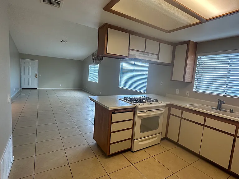 41401 Adams St #C — Photo 10
