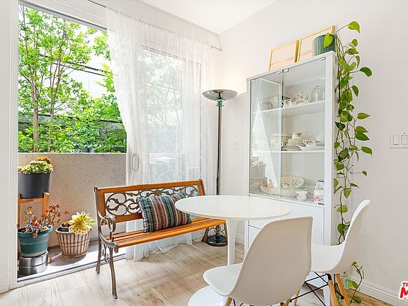 5th image of 620 S Gramercy Pl APT 131
