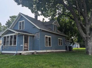 106 2nd Ave NE, Sioux Center, IA 51250