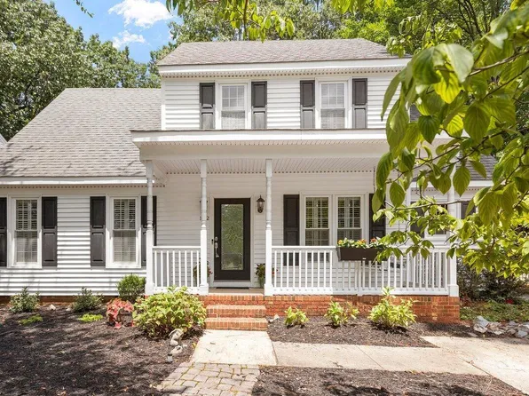 112 W Skyhawk Dr, Cary, NC 27513