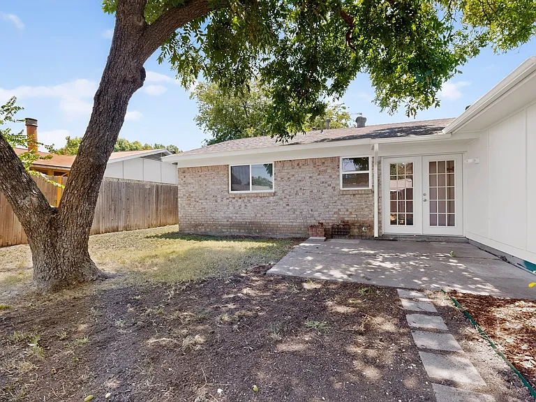 1717 Japonica Ln — Photo 33