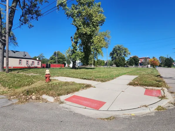 2700 Huron St, Detroit, MI 48216