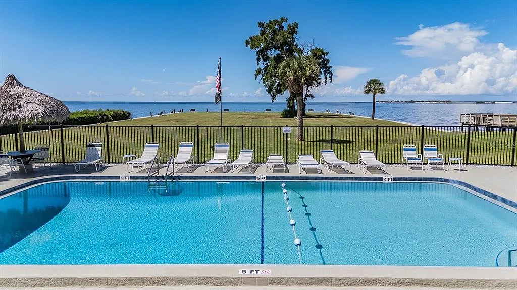 2 bed, 1.5 bath, 930 sqft, $2,500 — Photo 1