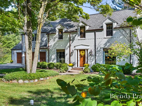 262 Gracewood Dr SE, East Grand Rapids, MI 49506