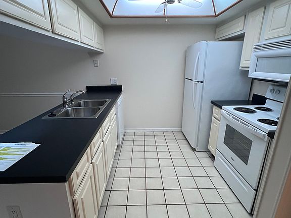 4th image of 5153 Lazy Oaks Dr