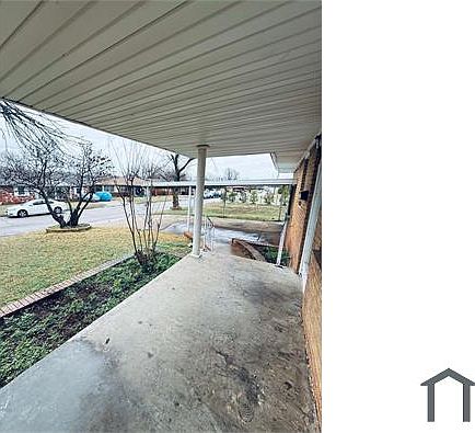 4th image of 3430 Springlake Dr