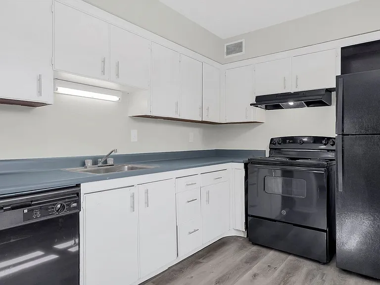 2405B Belcher Dr — Photo 24