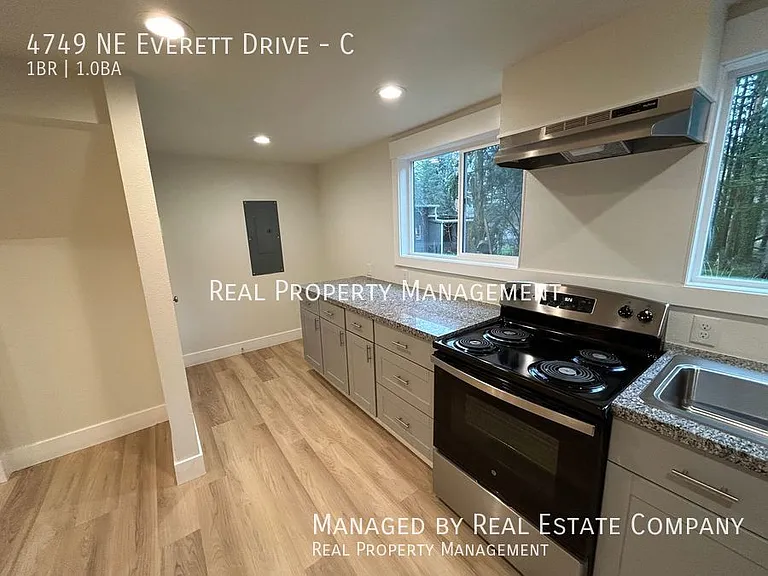4749 NE Everett Dr #C — Photo 12