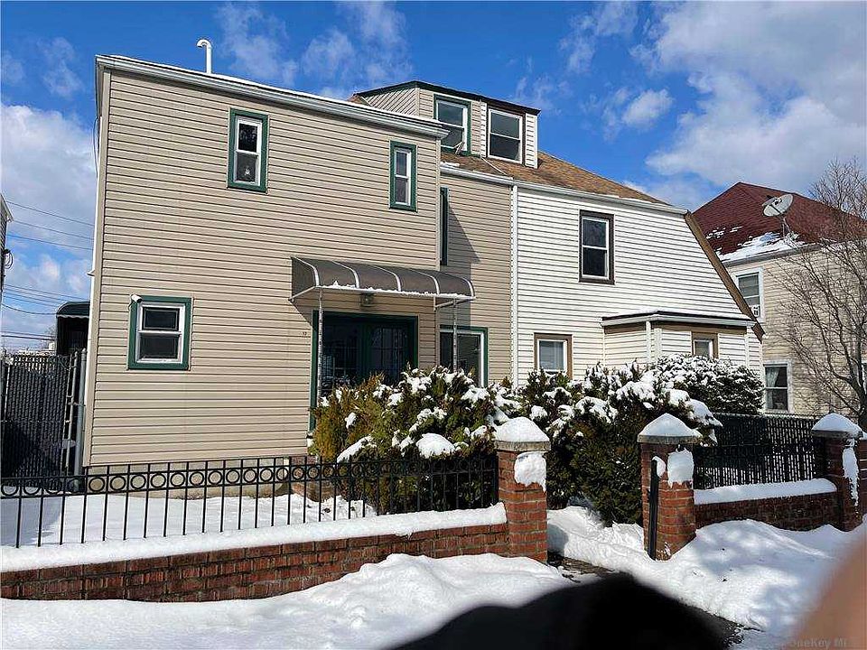 1st image of 17 Van Nostrand Ct