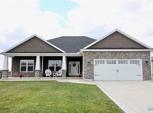 107 Peachtree Ln, Swanton, OH 43558