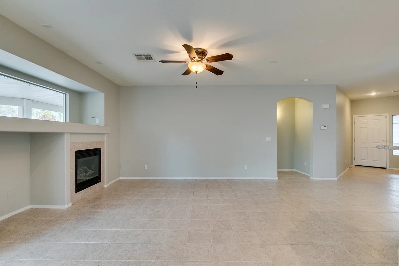 3 bed, 1622 sqft, $2,000 — Photo 2