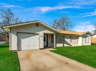 210 SW Murphy Rd, Burleson, TX 76028