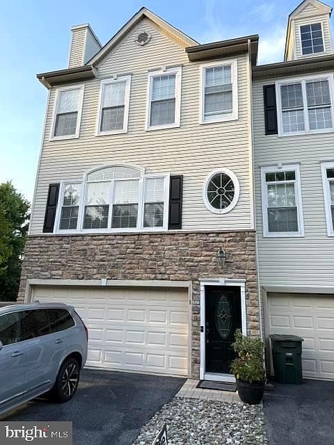 1st image of 400 Williams St Unit 1
