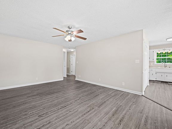 4th image of 1043 Holly Rock Ct