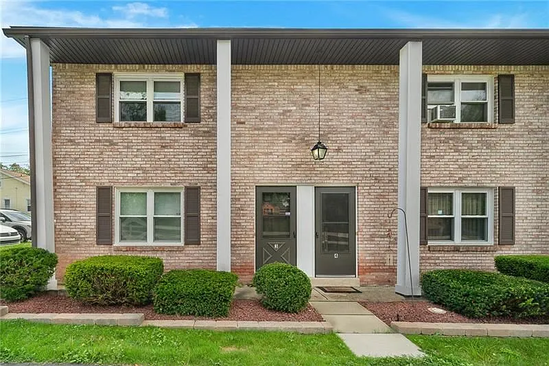 1685 Brodhead Rd APT 3 photo 1