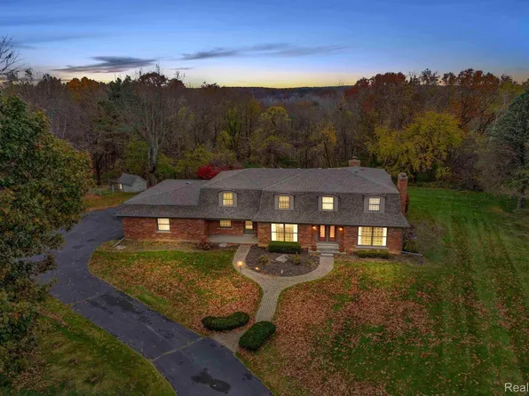 68465 Winlock Ct, Washington, MI 48095