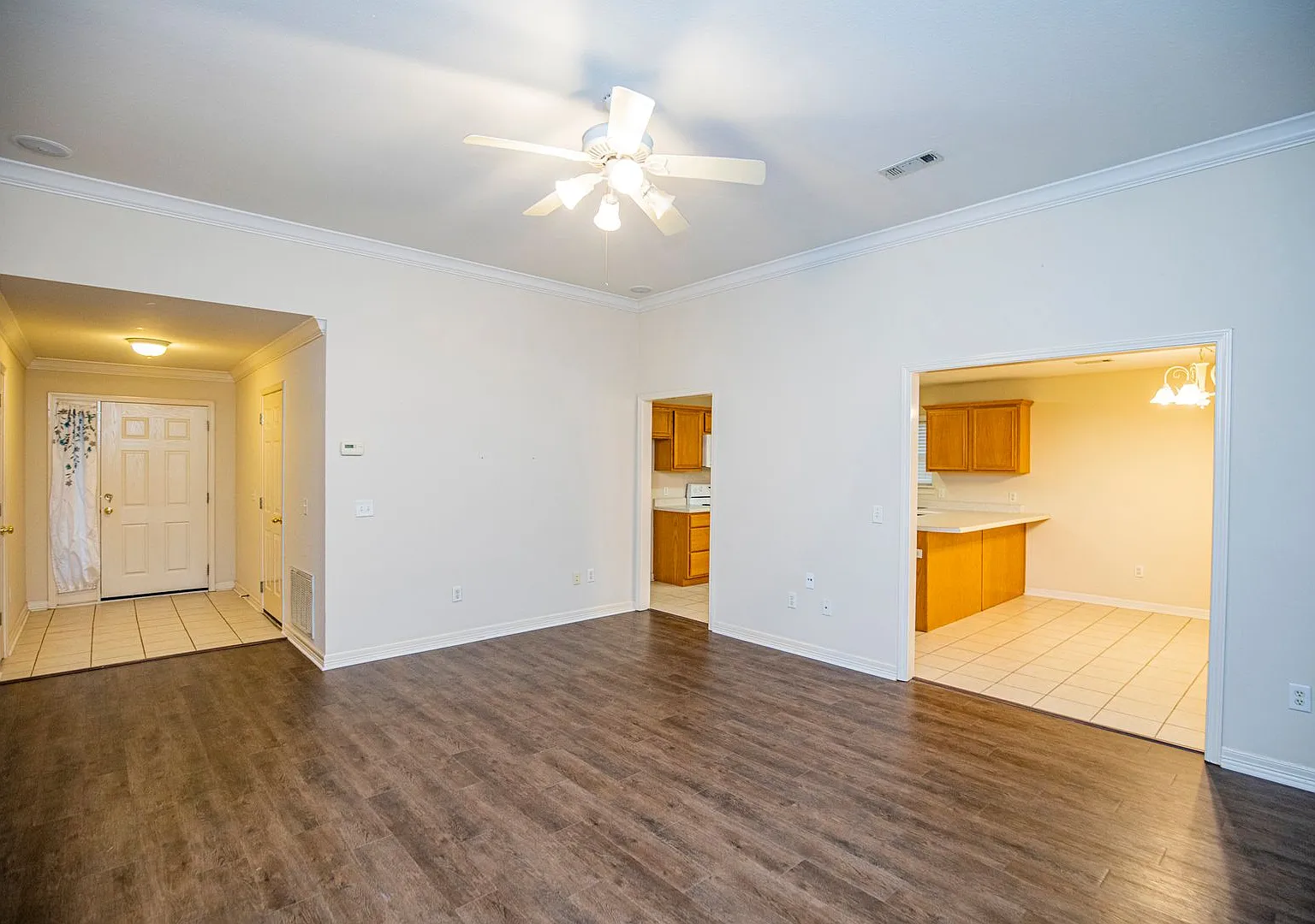 908 Cheyenne — Photo 4
