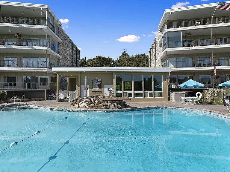 Parkview Apartments — Photo 9
