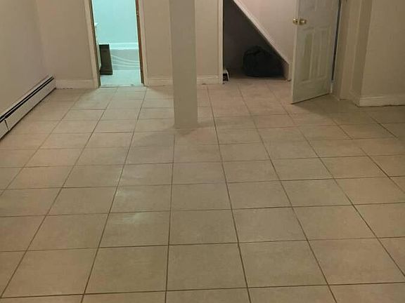 3rd image of 2717 Throop Ave