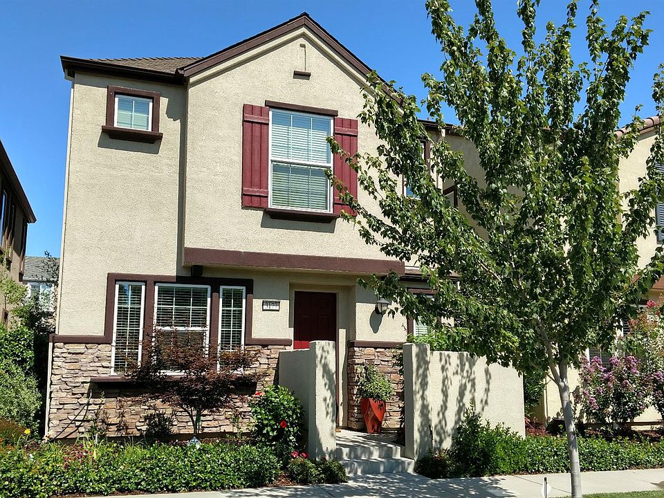 1st image of 3177 Village Plaza Dr